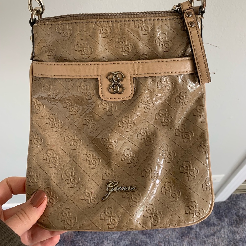 Guess purse, great condition